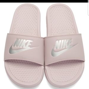 Nike Benassi Slides